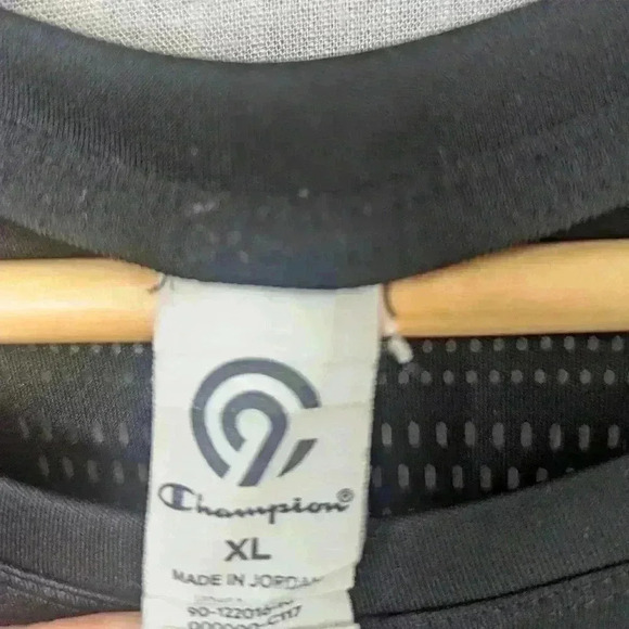 Champion 9 Runners shirt Size XL w/key pocket - Picture 6 of 6